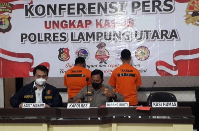 Polisi OTT Dua Pejabat Dinas DPMPD Lampung Utara Dengan Barang Bukti Uang 36 Juta Lebih