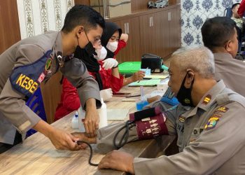 Sambut Hari Bhayangkara Ke-76, Polres Tulang Bawang Gelar Bakti Kesehatan