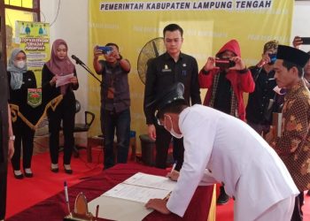 Bupati Lamteng Musa Ahmad Resmi Lantik PAW Kakam Pujodadi