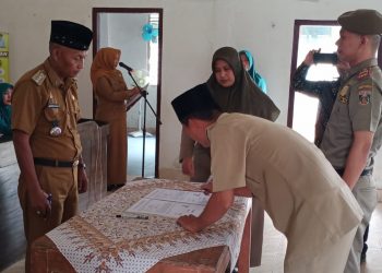 Pasca di Lantik Sebagai PAW, Jabatan Kakam dan Ketua PKK Kampung Pujodadi di Serahterimakan