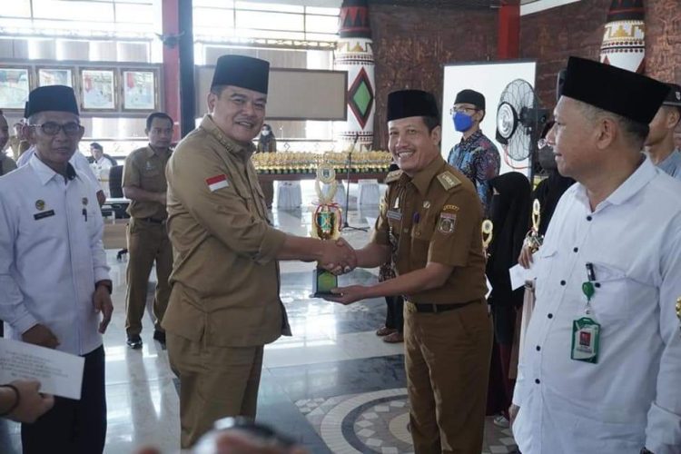 Asyikk.!!Juara STQ Lamteng Dapat Hadiah Dari Bupati Musa
