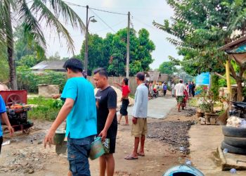 Warga Lingkungan III Simbarwaringin Swadaya Bangun Jalan, Ketua LPM: Ini Tradisi Turun Temurun