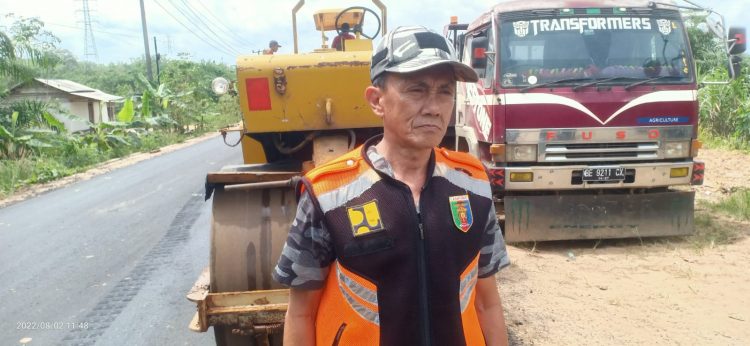 Dinas Bina Marga Dan Bina Konstruksi Lakukan Pemeliharaan Ruas Jalan Simpang Pematang-Brabasan