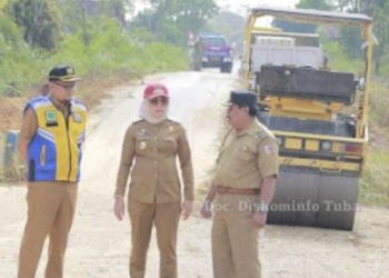Bupati Winarti Tinjau Pembangunan Jalan di Kampung Panca Mulya