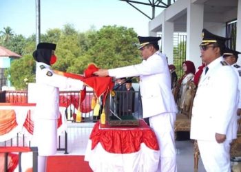 Upacara HUT RI ke 77 Perdana, Bupati Musa Beri Penghargaan Sekaligus Hibah Tanah Pembangunan Makodim Lamteng