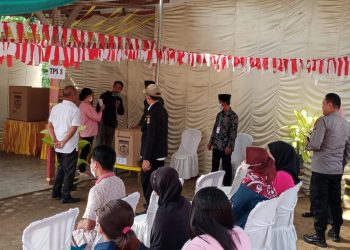 Forkopincam Punggur Tinjau Langsung Pelaksanaan Pemilihan Suara di TPS 3 Kampung Tanggul Angin