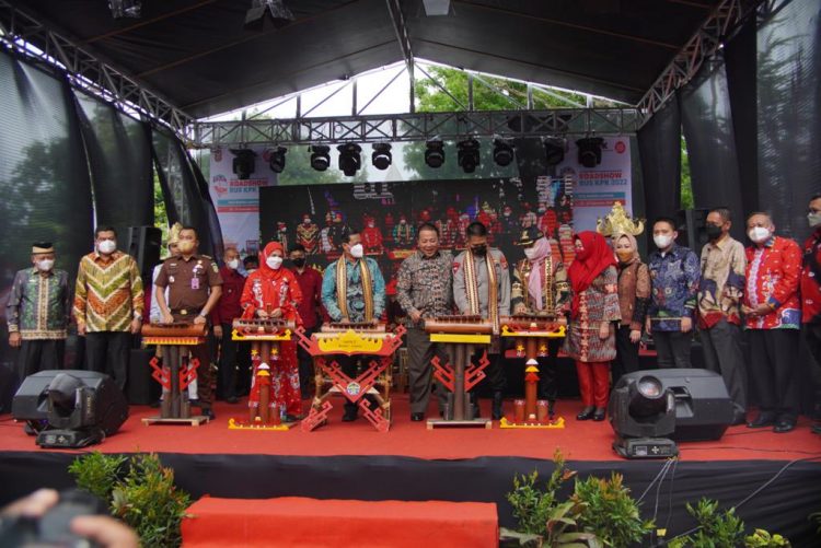 Bupati Musa Hadiri Road Show Bus KPK RI di Provinsi Lampung