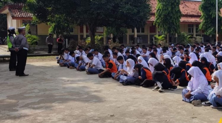 Satlantas Polres Lamteng Gelar Sosialisasi Tatib Lalin di SMK N 1 Seputih Agung