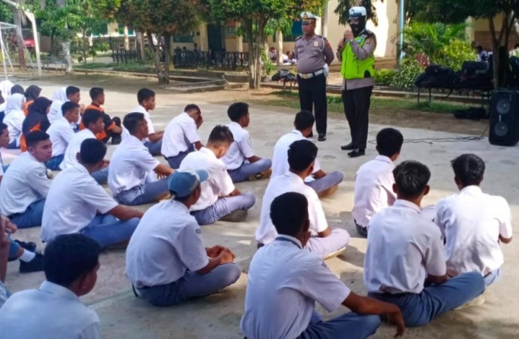 Satlantas Polres Lamteng Imbau Pelajar SMK N 1 Seputih Agung, Ini Pesannya?
