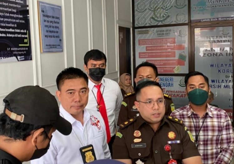 Polres Lamteng Serahkan Tersangka Pembunuh Aipda Ahmad Karnaen ke Kejaksaan