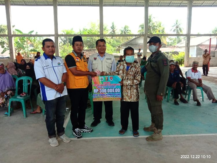 Warga Kampung Sidang Kurnia Agung Terima BLT DD