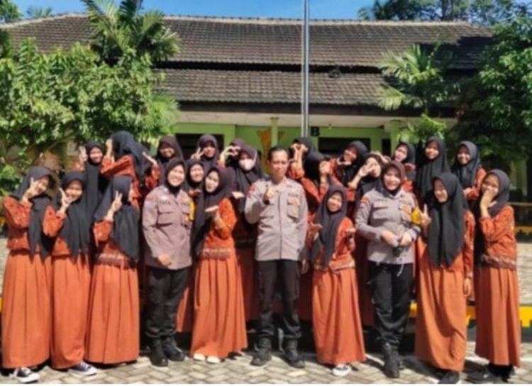 Antisipasi Kemunculan Geng Motor, Polsek Gunsungsugih Beri Edukasi Kepada Pelajar