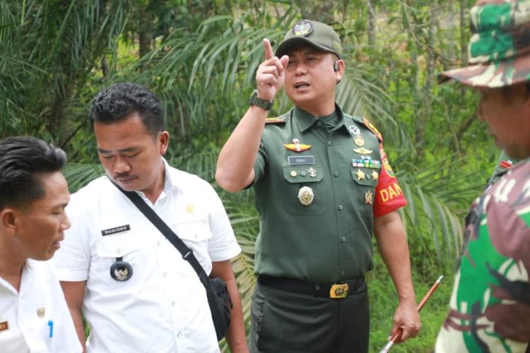 Dandim 0426 TUBA Cek Lokasi Karya Bakti TNI Di Desa Brabasan Tanjung Raya