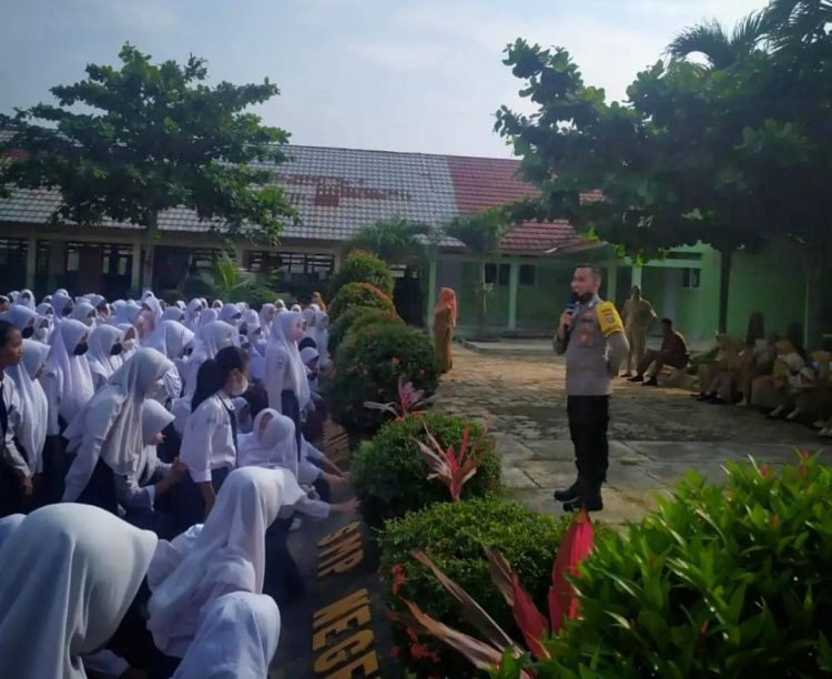 Cegah Kenakalan Remaja, Polisi Sasar SMP Negeri 1 Punggur