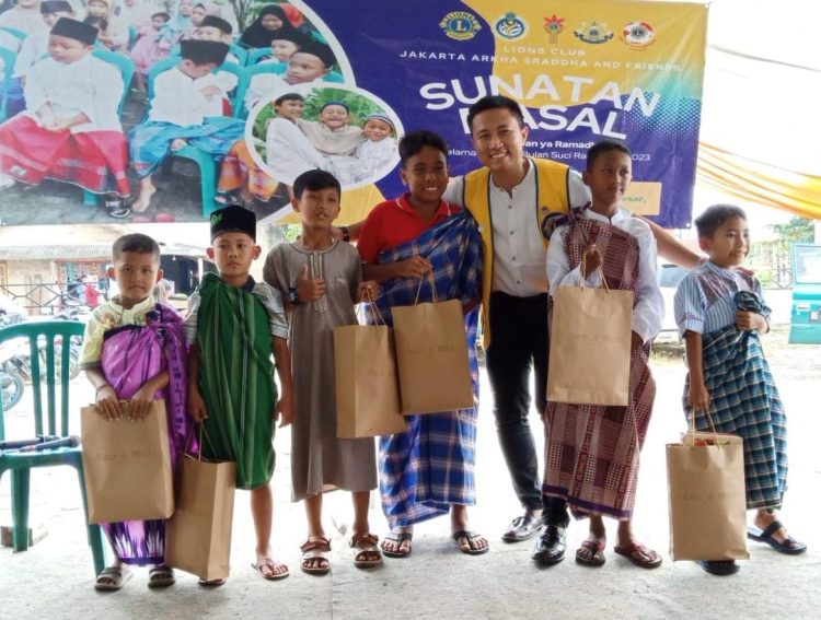 Lions Club’ Jakarta Gelar Sunatan Massal di Kampung Terbanggi Besar