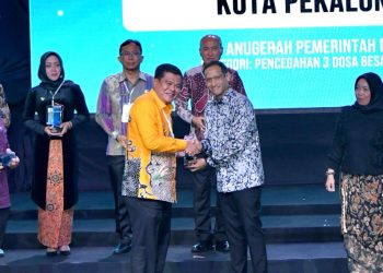 Dinilai Berkontribusi Baik, Nadiem Makarim Beri Penghargaan Pemkab Lamteng