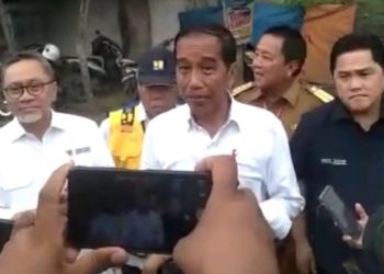 Batal ke Rumbia, Jokowi Sapa Masyarakat Lamteng Di Simpang Randu