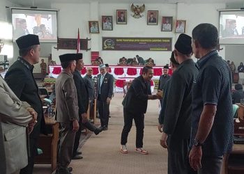 Mundur Saat Rapat Paripurna, Anggota DPRD Lamteng Fraksi Golkar ini Dikabarkan Pindah Perahu