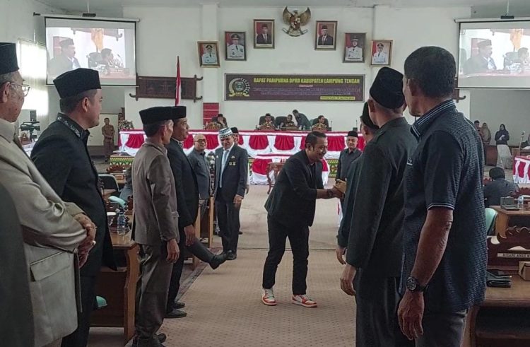 Mundur Saat Rapat Paripurna, Anggota DPRD Lamteng Fraksi Golkar ini Dikabarkan Pindah Perahu