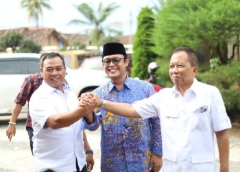 Kembalikan Berkas Penjaringan Bacakada, Tiga Calon Tunjukkan Kekompakan 