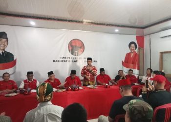 Sah!! Ketua DPC PDI-P Serahkan B1-KWK Pasangan Ardito-Komang Koheri 