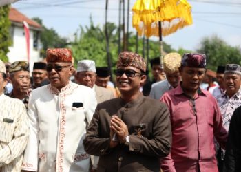 Gelar Pangeran Ratu Wijaya Disematkan Tokoh Adat Marga Unyi ke Ardito