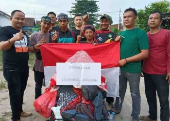 Kisah Inspiratif Dua Pemuda Viral Jalan Kaki Cikarang Menuju Makkah, Disambut Warga Lamteng