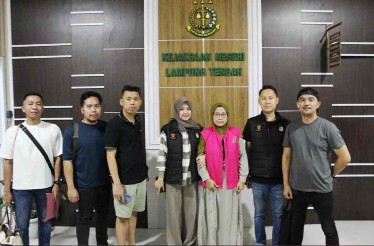 Lintas Sektoral, Kejari Lamteng Gandeng Kasi Intel Kejari Pesawaran Bekuk DPO Tipikor 